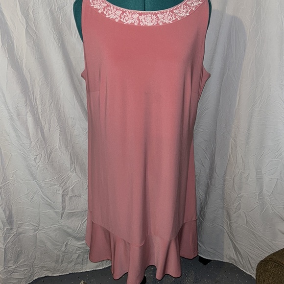 White House Black Market sleeveless dress. Size XL NWT. Beautiful rose color - Picture 2 of 7